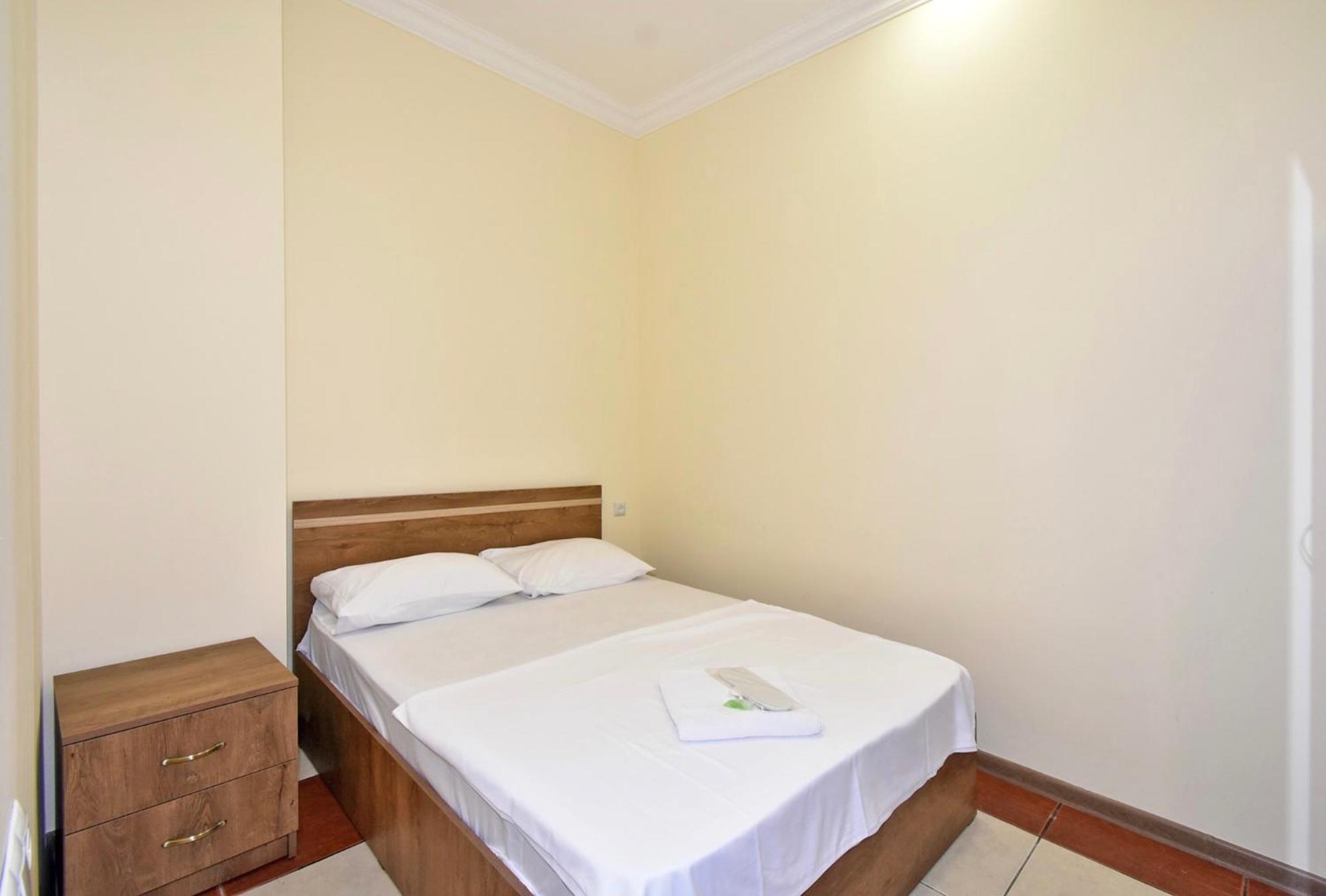 יירבאן Hotel Costa מראה חיצוני תמונה