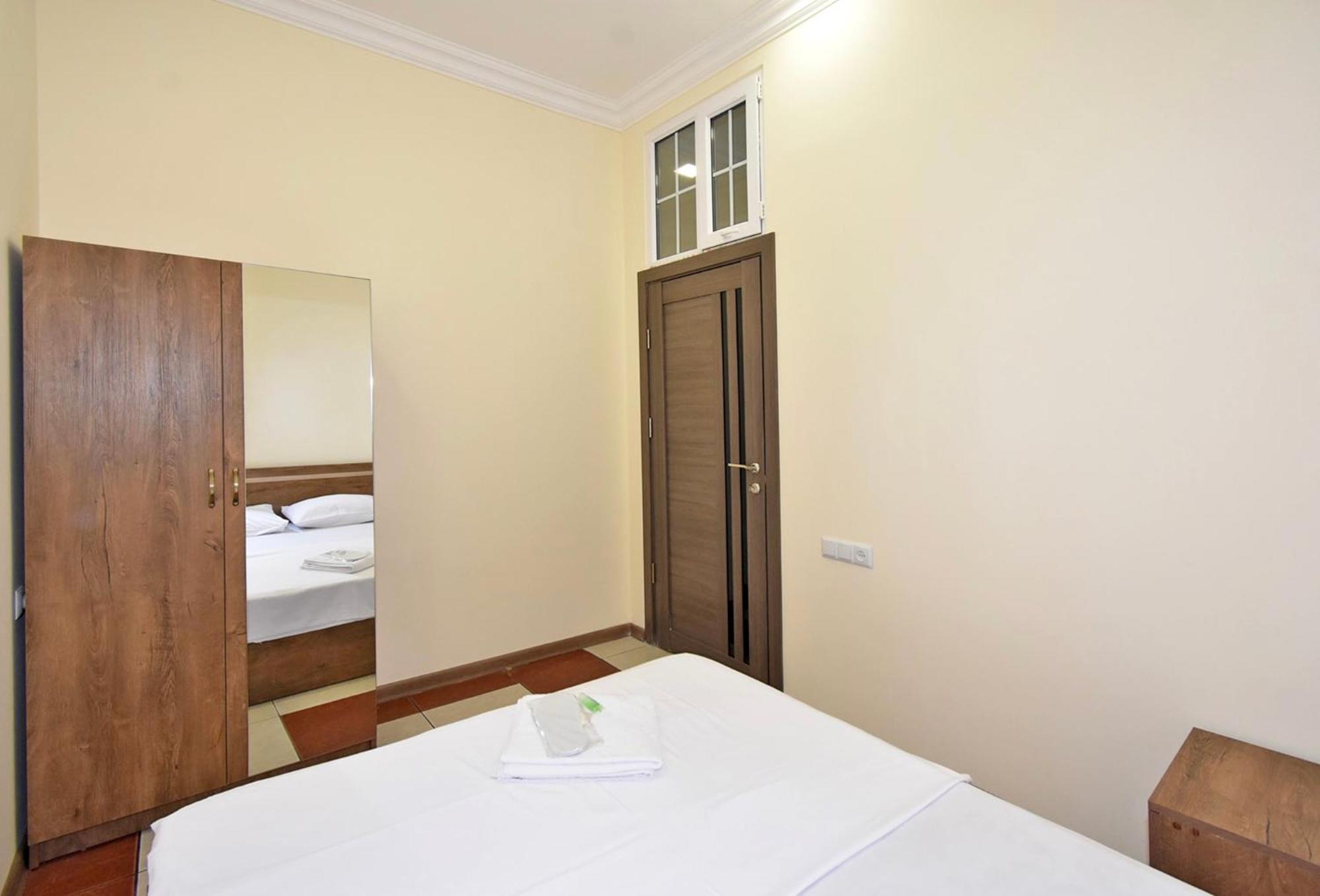 יירבאן Hotel Costa מראה חיצוני תמונה