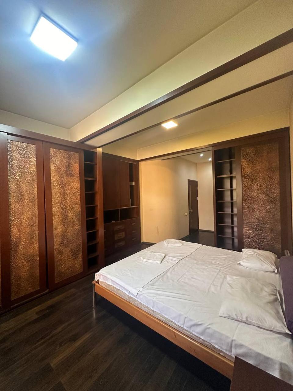 יירבאן Hotel Costa מראה חיצוני תמונה