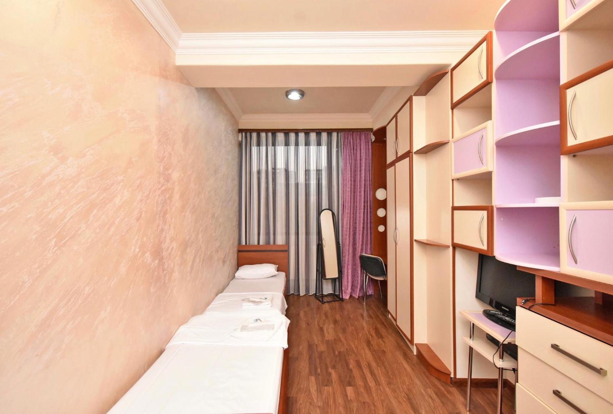יירבאן Hotel Costa מראה חיצוני תמונה