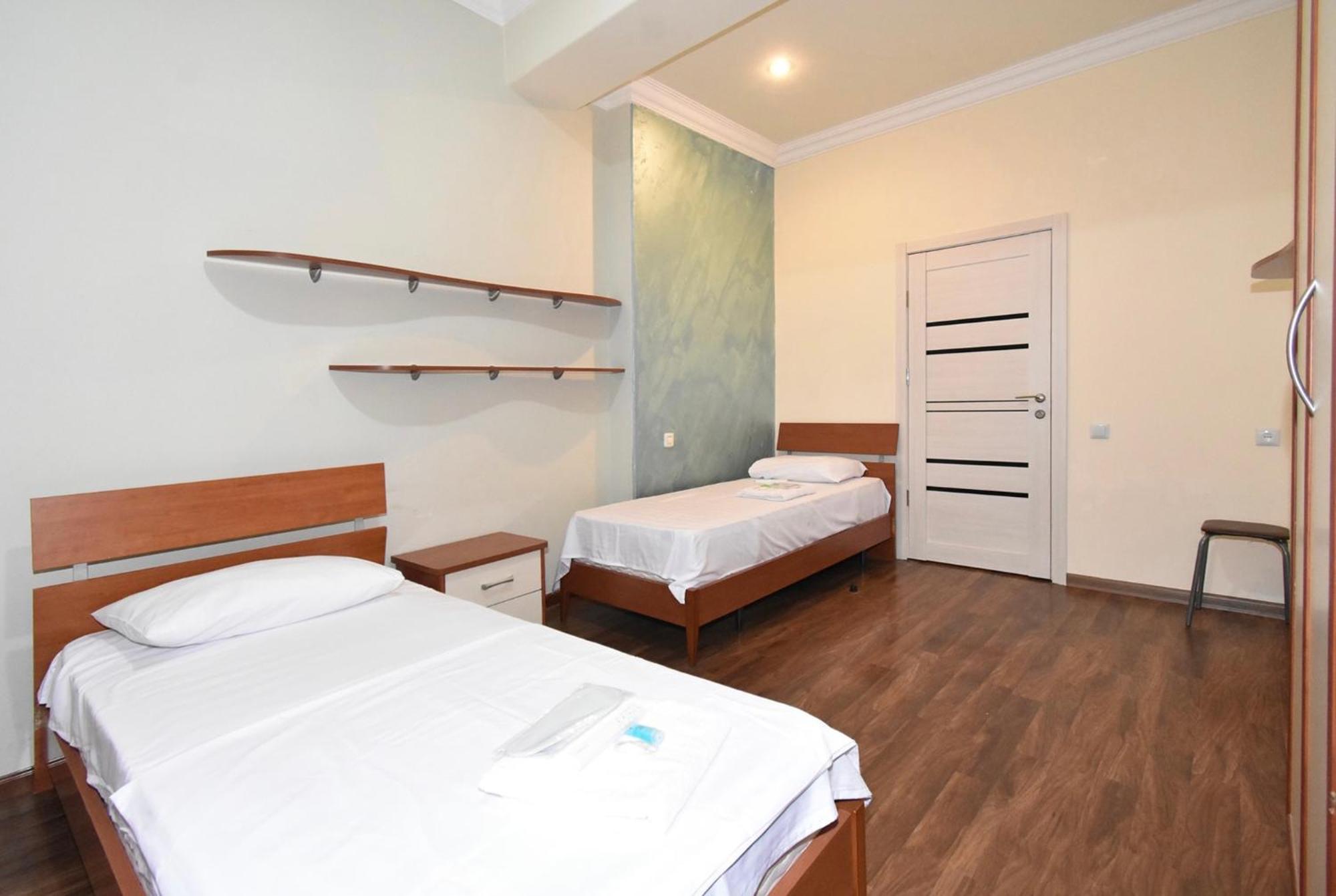יירבאן Hotel Costa מראה חיצוני תמונה
