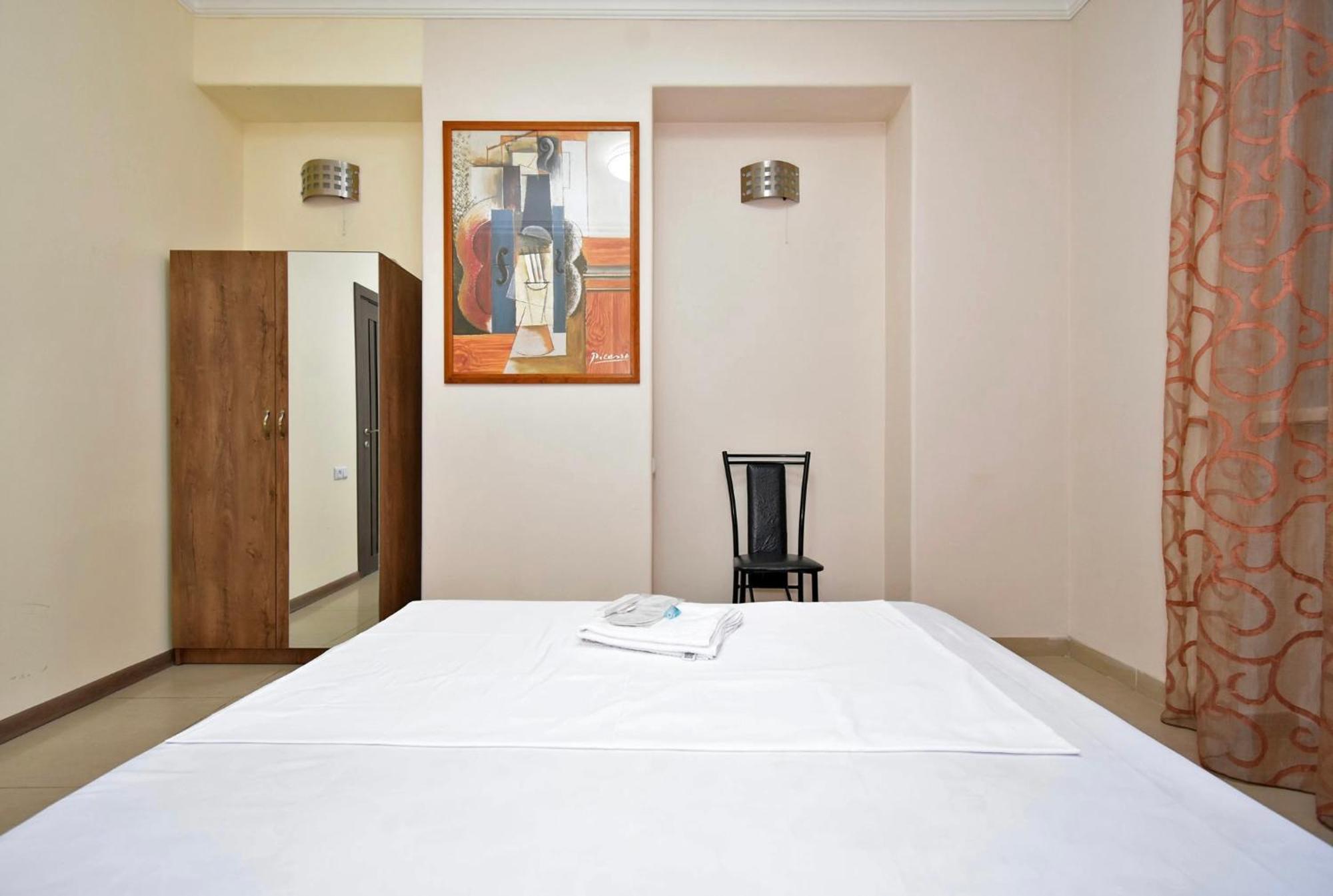 יירבאן Hotel Costa מראה חיצוני תמונה