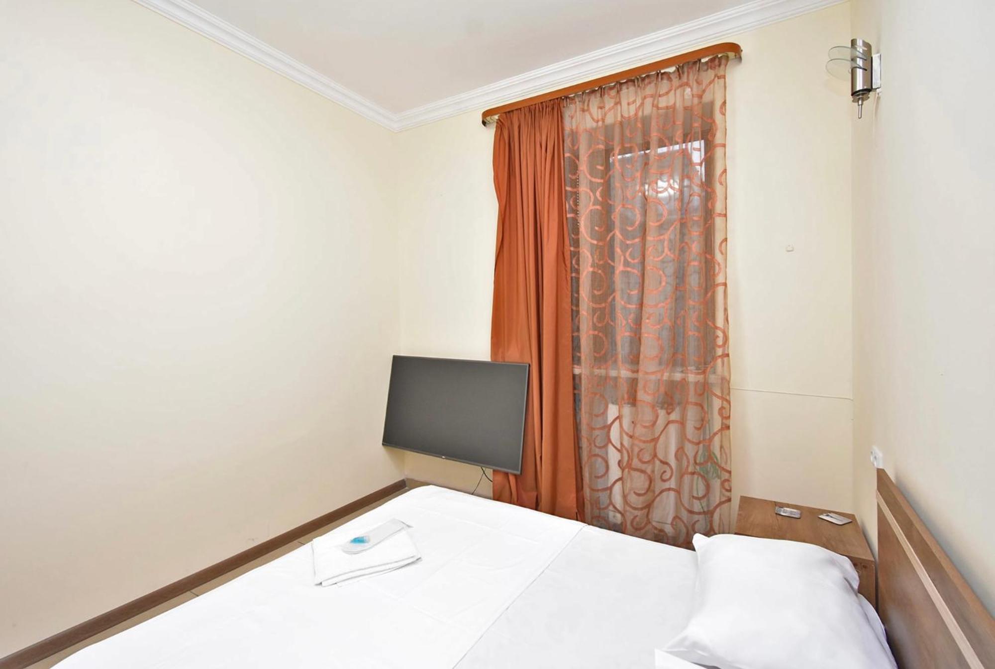 יירבאן Hotel Costa מראה חיצוני תמונה