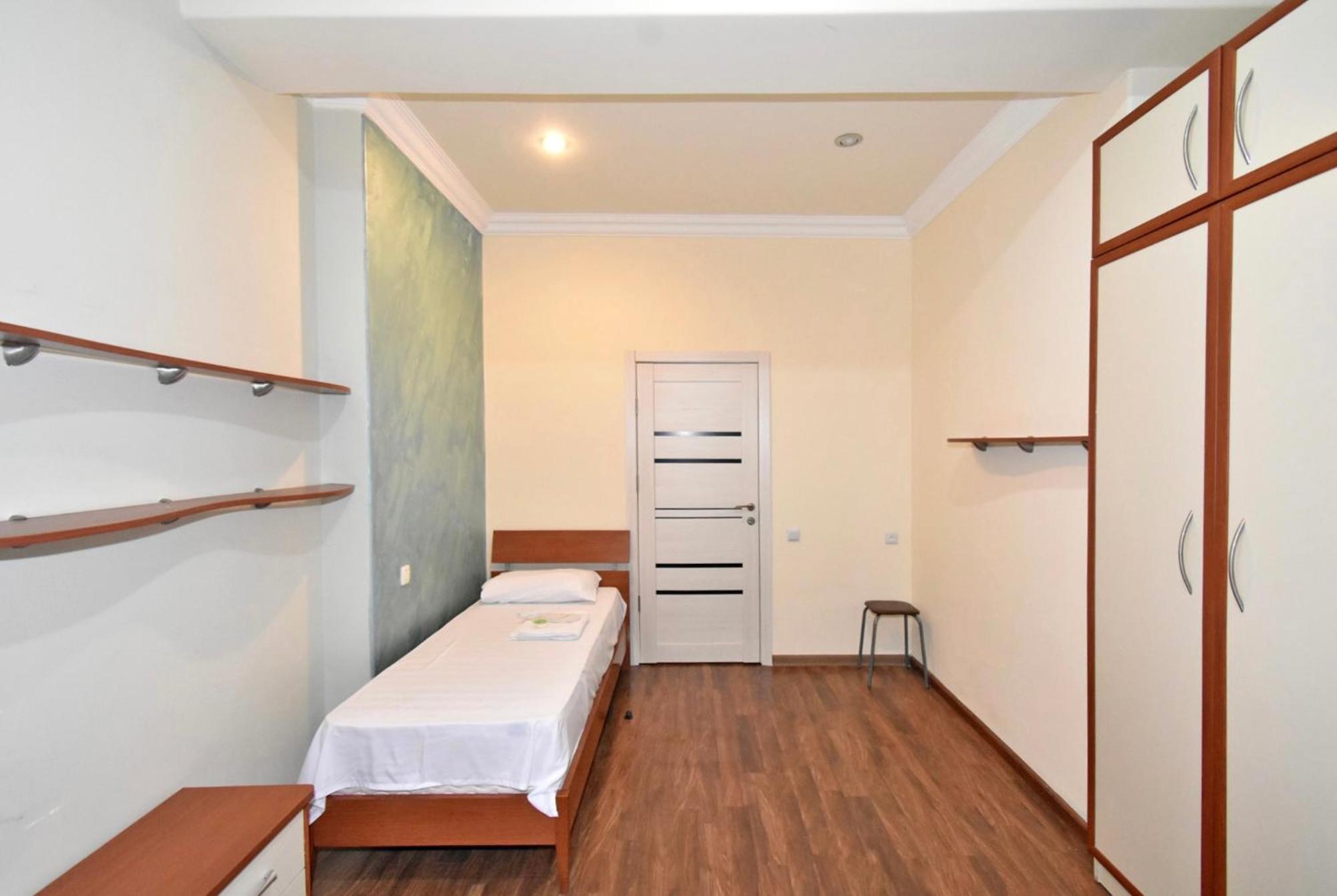 יירבאן Hotel Costa מראה חיצוני תמונה