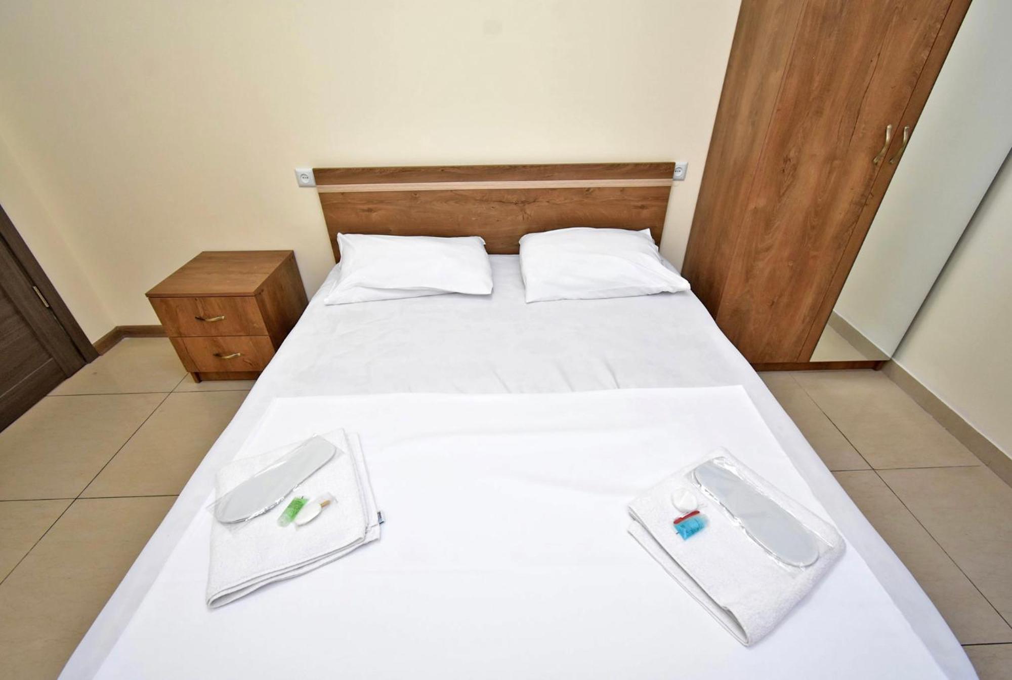יירבאן Hotel Costa מראה חיצוני תמונה