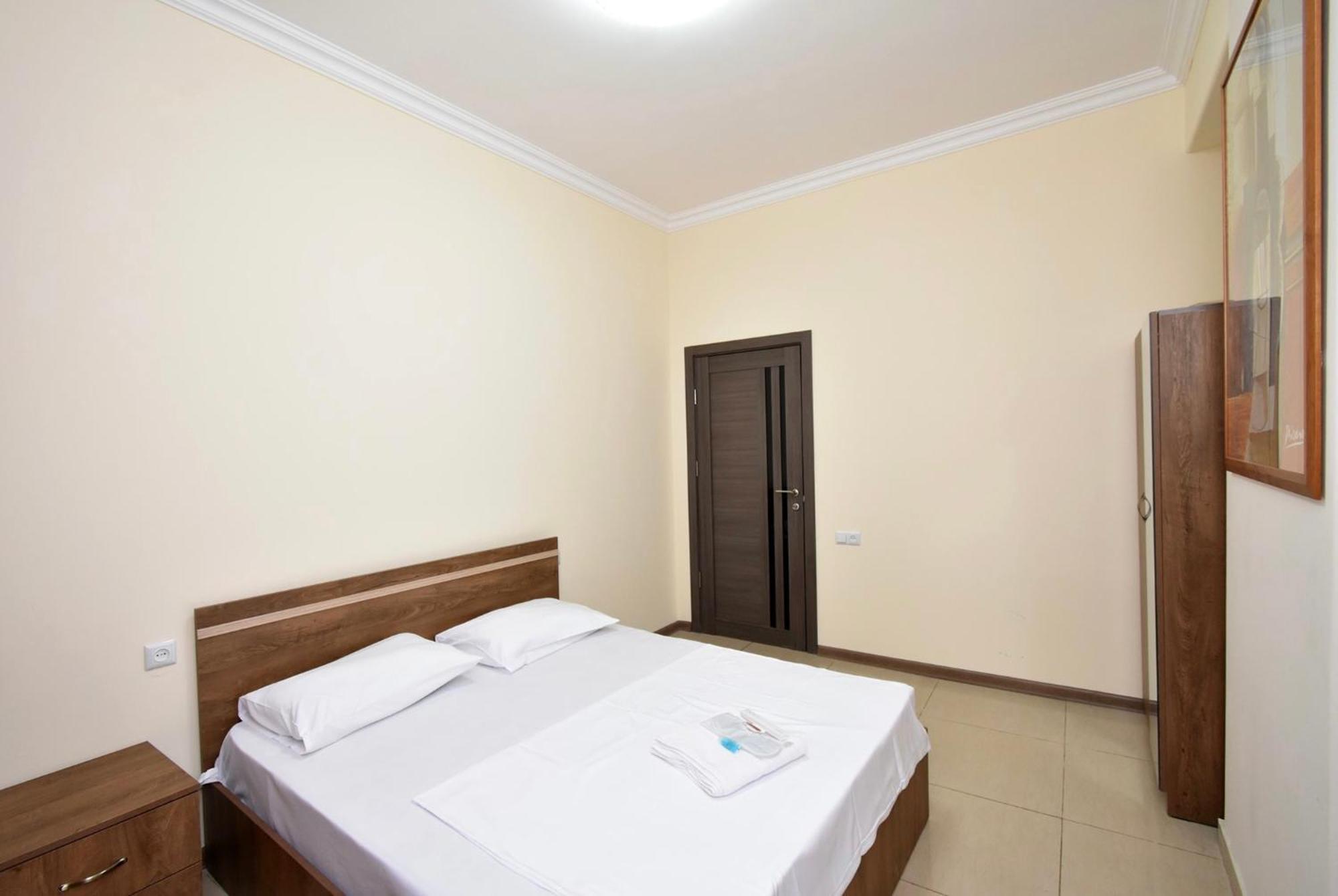 יירבאן Hotel Costa מראה חיצוני תמונה