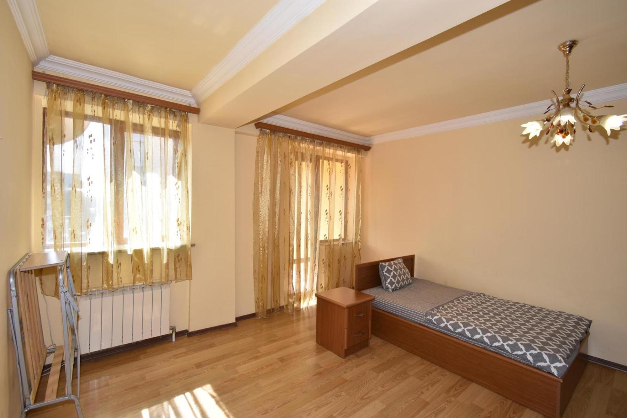 יירבאן Hotel Costa מראה חיצוני תמונה